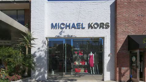 FTC seeks to block Kate Spade, Michael Kors merger.